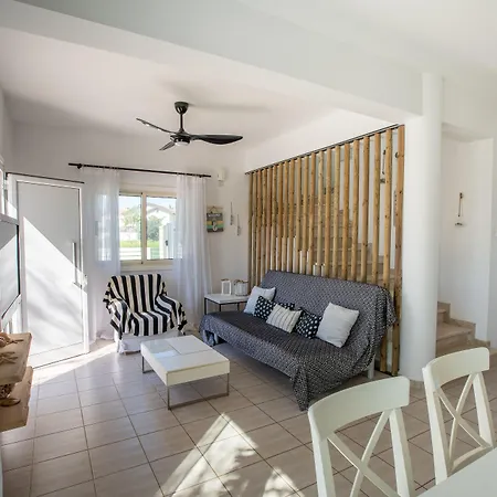 Villa Phaedrus Living: Luxury Oceania
