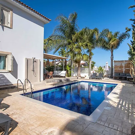 Phaedrus Living: Luxury Oceania
